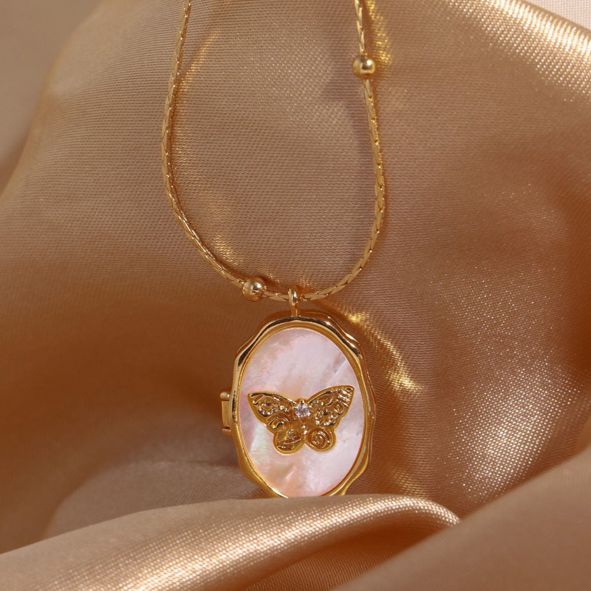 Customized Necklaces Photo Frames Necklaces Customized Gifts
