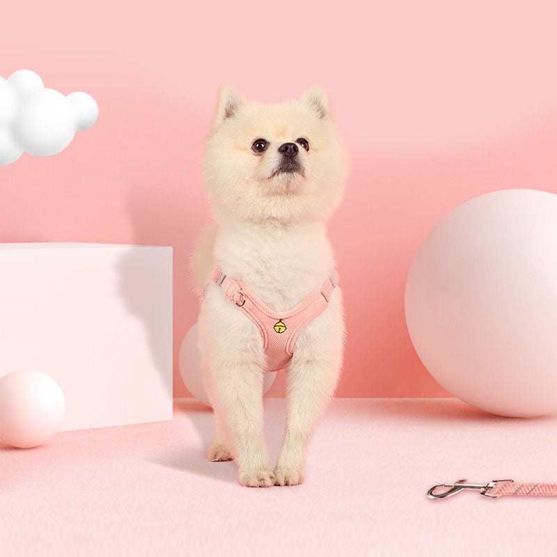 Pet vest style chest strap leash